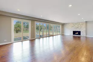 124 E Monterey Ave, Schaumburg, IL 60193 - Photo 9