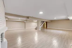 124 E Monterey Ave, Schaumburg, IL 60193 - Photo 23