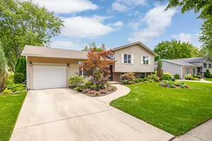 1017 N Timberlea Dr, Palatine, IL 60067 - Photo 3