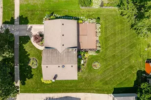 1017 N Timberlea Dr, Palatine, IL 60067 - Photo 35