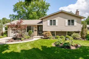 1017 N Timberlea Dr, Palatine, IL 60067 - Photo 1