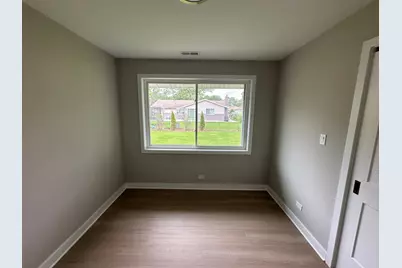 38 Evergreen Street, Elk Grove Village, IL 60007 - Photo 13