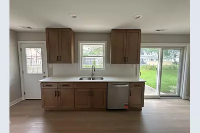 38 Evergreen Street, Elk Grove Village, IL 60007 - Photo 5