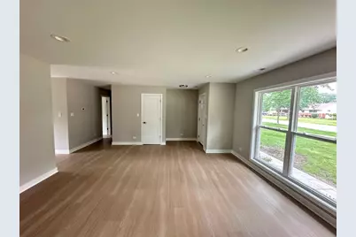 38 Evergreen Street, Elk Grove Village, IL 60007 - Photo 7