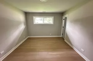 38 Evergreen St, Elk Grove Village, IL 60007 - Photo 11