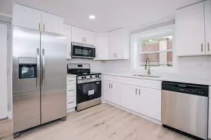 6634 W 95th St, Oak Lawn, IL 60453 - Photo 7