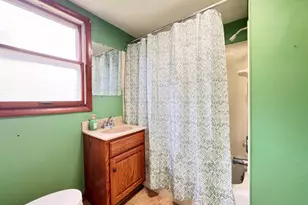 607 W 7th St, Sterling, IL 61081 - Photo 5