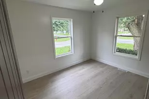 300 W Alabama Ave, Casey, IL 62420 - Photo 13