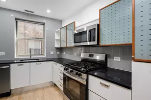 136 Clyde Ave, Evanston, IL 60202 - Photo 9