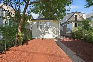 10560 S Edbrooke Ave, Chicago, IL 60628 - Photo 15