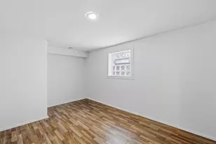 10560 S Edbrooke Ave, Chicago, IL 60628 - Photo 13