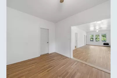 10560 S Edbrooke Avenue, Chicago, IL 60628 - Photo 5
