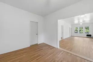 10560 S Edbrooke Ave, Chicago, IL 60628 - Photo 5
