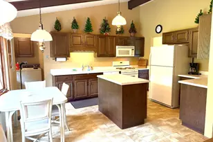 3915 N Tamarack Trail, Crystal Lake, IL 60012 - Photo 5