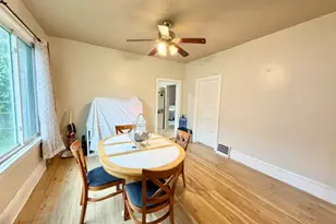 319 Oak St, Elgin, IL 60123 - Photo 9