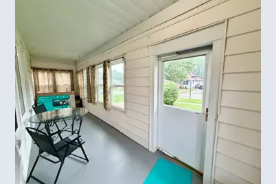 319 Oak Street, Elgin, IL 60123 - Photo 3