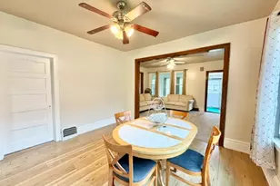 319 Oak St, Elgin, IL 60123 - Photo 11