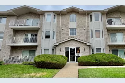 717 N 5th Avenue #101, Addison, IL 60101 - Photo 5