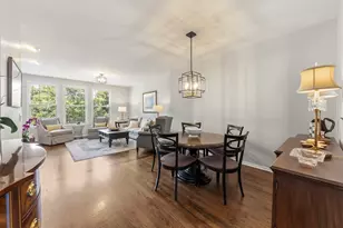 231 N West St, Wheaton, IL 60187 - Photo 9
