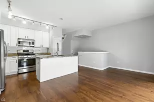 346 E 25th Pl, Chicago, IL 60616 - Photo 7
