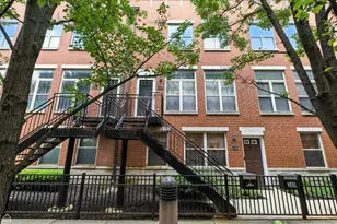 346 E 25th Pl, Chicago, IL 60616 - Photo 1