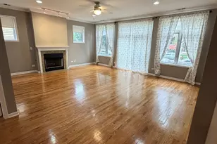 633 E Bowen Ave, Chicago, IL 60653 - Photo 3