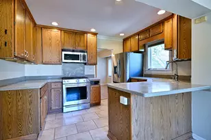 215 E Grantley Ave, Elmhurst, IL 60126 - Photo 19