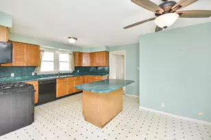 1016 W King St, Decatur, IL 62522 - Photo 13