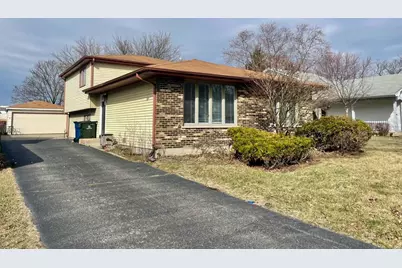 355 Pearson Circle, Naperville, IL 60563 - Photo 1