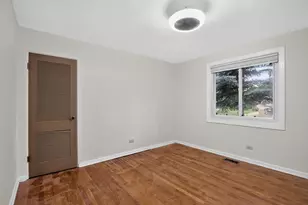 9231 N Lowell Ave, Skokie, IL 60076 - Photo 11