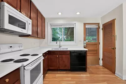 9231 N Lowell Avenue, Skokie, IL 60076 - Photo 7