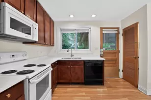 9231 N Lowell Ave, Skokie, IL 60076 - Photo 7