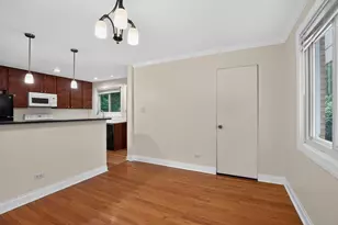 9231 N Lowell Ave, Skokie, IL 60076 - Photo 5