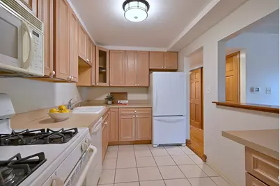 110 W Butterfield Road #302S, Elmhurst, IL 60126 - Photo 11