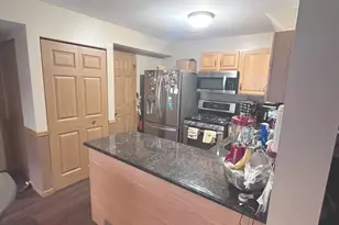 835 Four Seasons Blvd, Aurora, IL 60504 - Photo 5