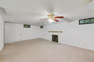 611 S James St, Champaign, IL 61821 - Photo 39