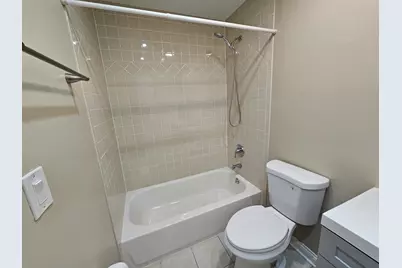 210 Redwood Court, Vernon Hills, IL 60061 - Photo 15