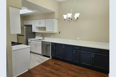 210 Redwood Court, Vernon Hills, IL 60061 - Photo 7