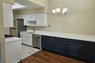 210 Redwood Ct, Vernon Hills, IL 60061 - Photo 7