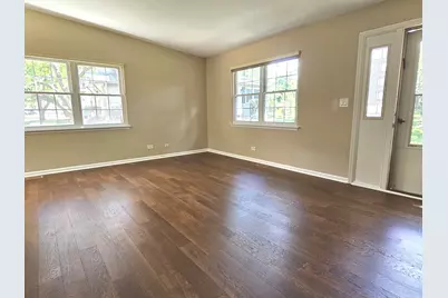 210 Redwood Court, Vernon Hills, IL 60061 - Photo 5