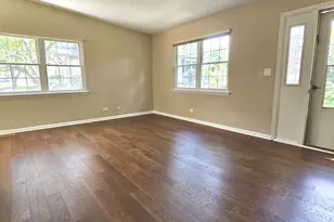 210 Redwood Ct, Vernon Hills, IL 60061 - Photo 5