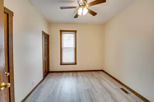 451 Marion Ave, Aurora, IL 60505 - Photo 9