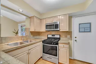 206 Albert Dr, Vernon Hills, IL 60061 - Photo 11