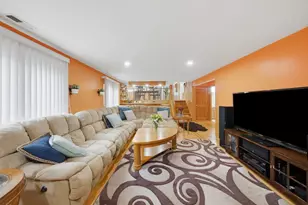 8600 Menard Ave, Burbank, IL 60459 - Photo 15
