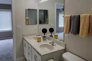 11S505 Rachael Ct, Willowbrook, IL 60527 - Photo 15