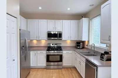 11S505 Rachael Court, Willowbrook, IL 60527 - Photo 3