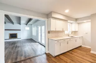 433 Wildwood Dr, Park Forest, IL 60466 - Photo 5