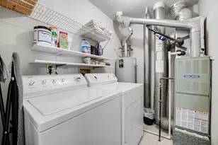 1419 Walnut Hill Ave, Saint Charles, IL 60174 - Photo 15
