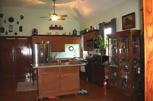 221 W Morgan St, Dixon, IL 61021 - Photo 11