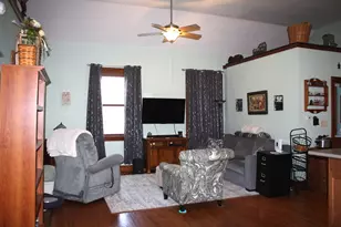 221 W Morgan St, Dixon, IL 61021 - Photo 7